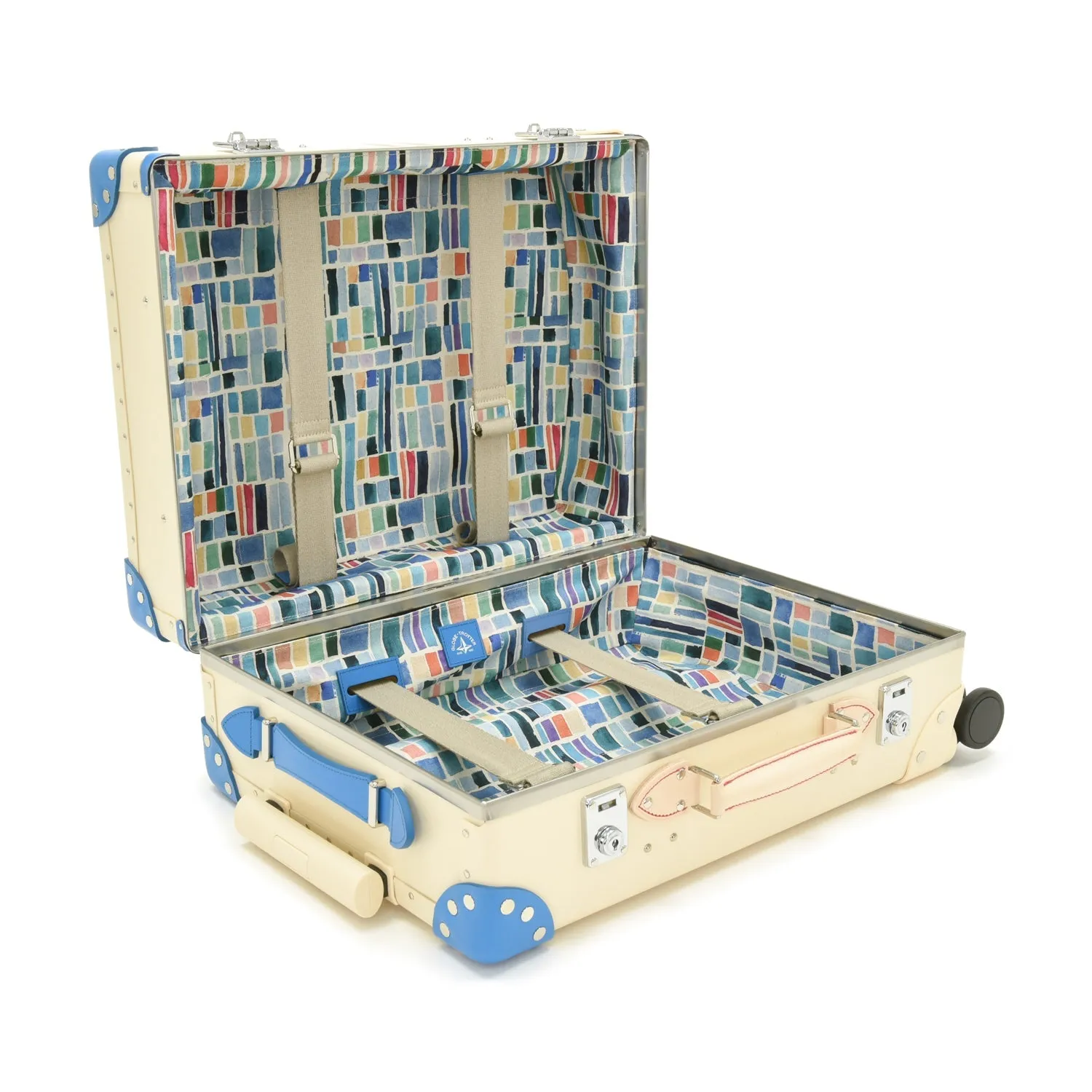 Albion · Carry-On - 4 Wheels | Ivory/Dorset Blue