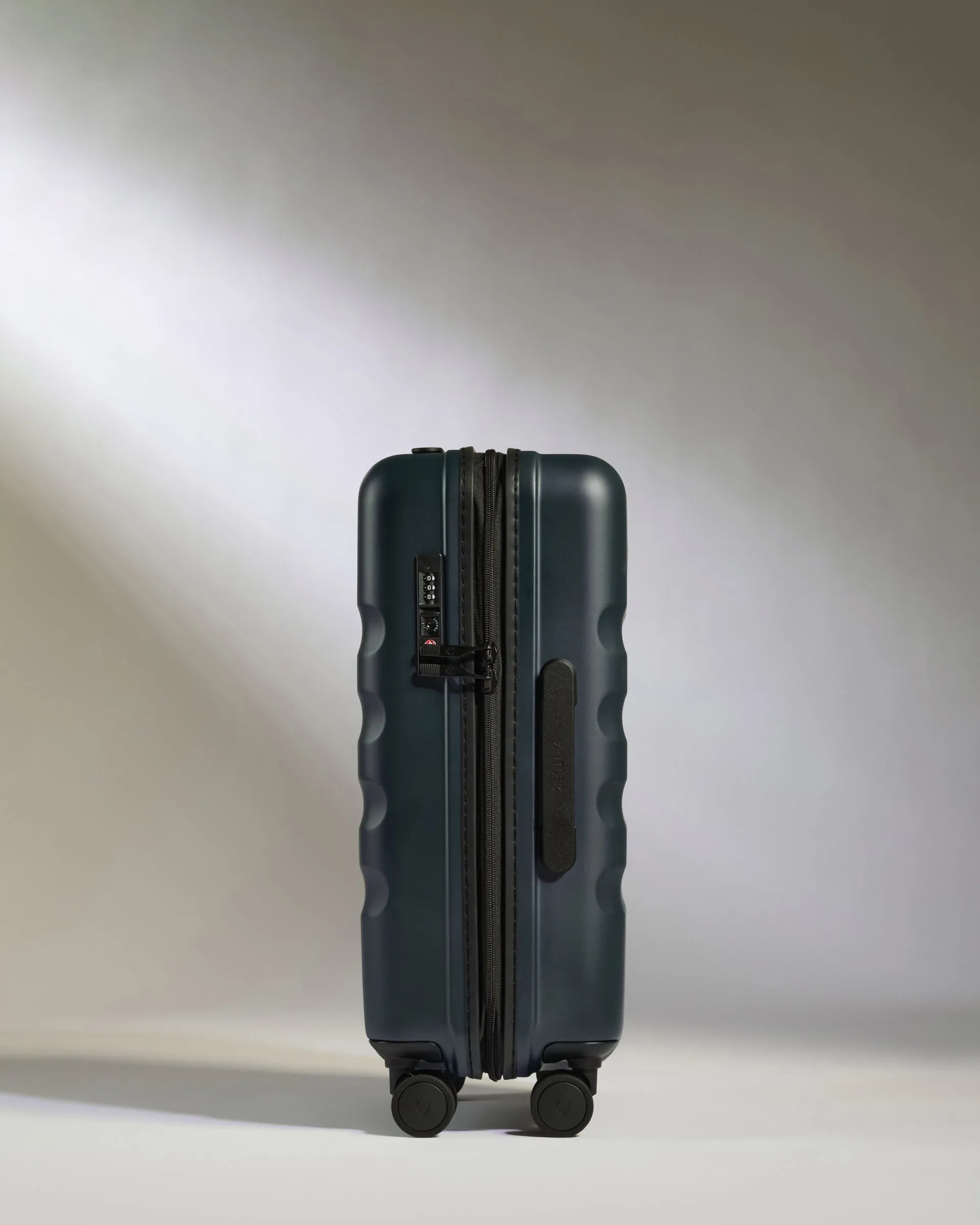 Cabin Suitcase in Indigo Blue - Icon Stripe