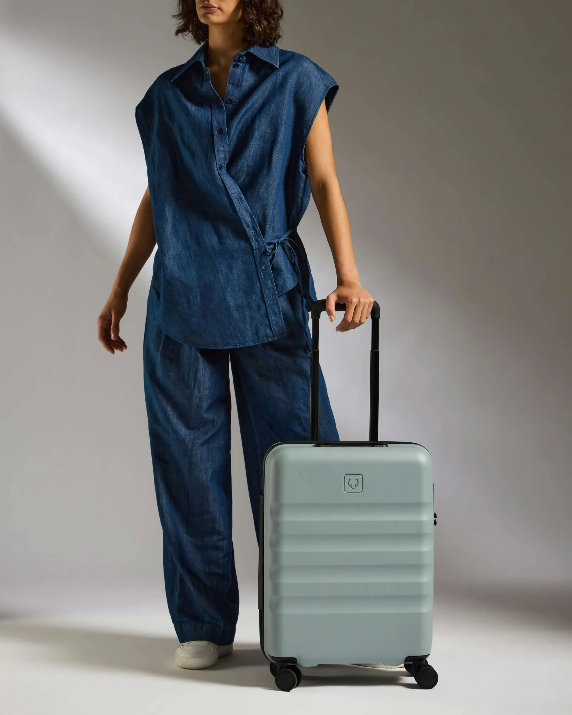 Cabin Suitcase in Mist Blue - Icon Stripe