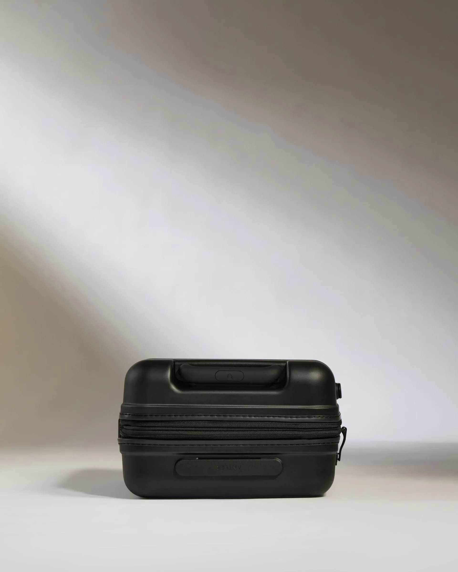 Expandable Cabin Suitcase in Black - Icon Stripe