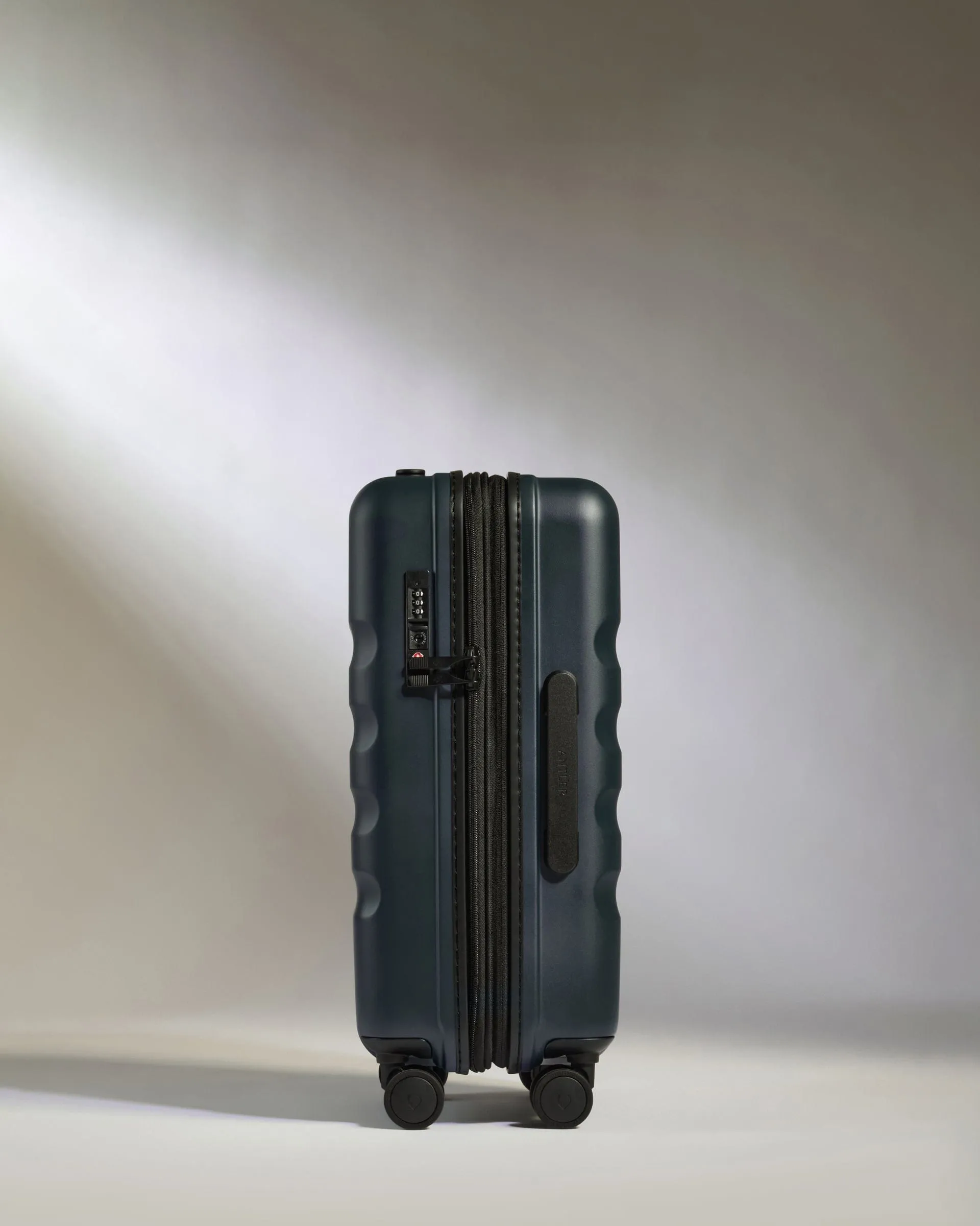 Expandable Cabin Suitcase in Indigo Blue - Icon Stripe